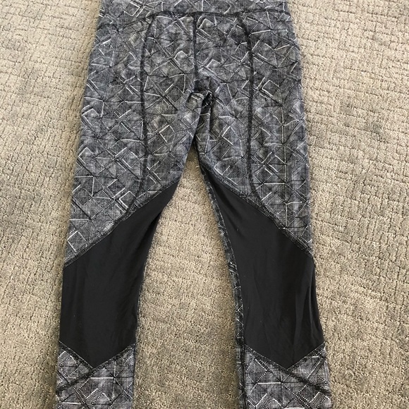 Lululemon crop leggings - Picture 3 of 3